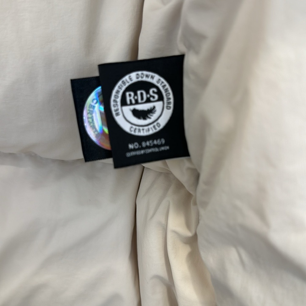 Aritzia Cream super puff matte pearl Puffer Jacket Sz Small - Picture 5 of 8